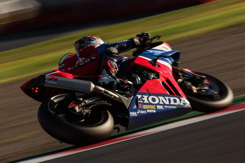 #30 チームHRCと日本郵便
