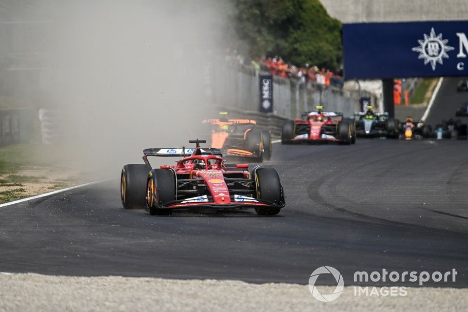 Charles Leclerc, Ferrari SF-24, Lando Norris, McLaren MCL38, Carlos Sainz, Ferrari SF-24