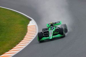 Zhou Guanyu, Stake F1 Team KICK Sauber C44 