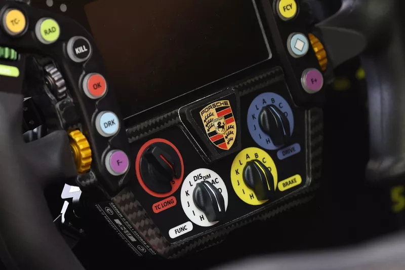 #38 Hertz Team Jota Porsche 963