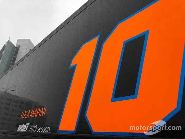 Luca Marini, Sky Racing Team VR46 logo en un camión