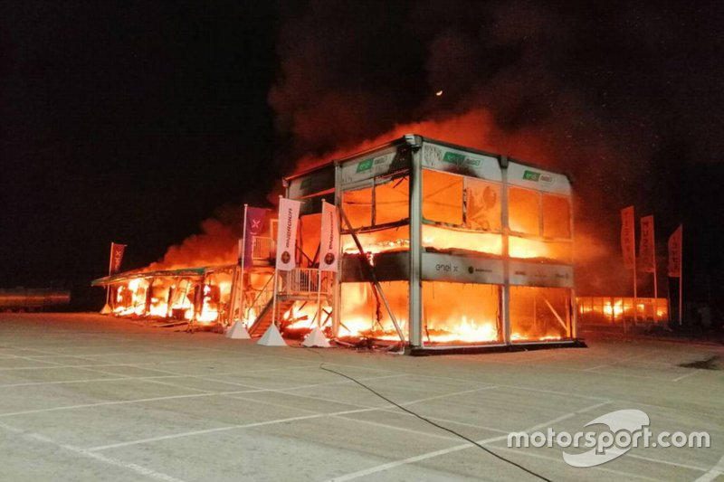 Incendio nel paddock di Jerez