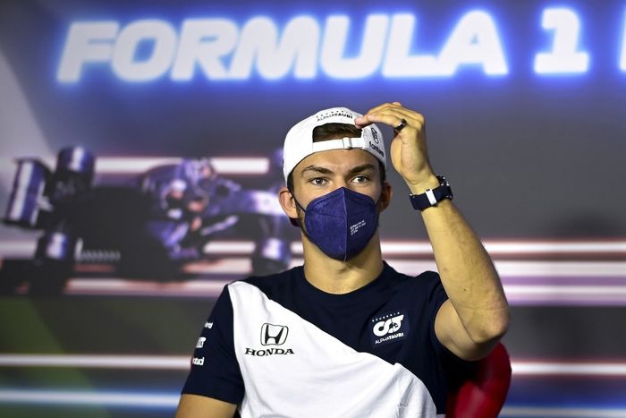 Pierre Gasly, AlphaTauri en la conferencia de prensa