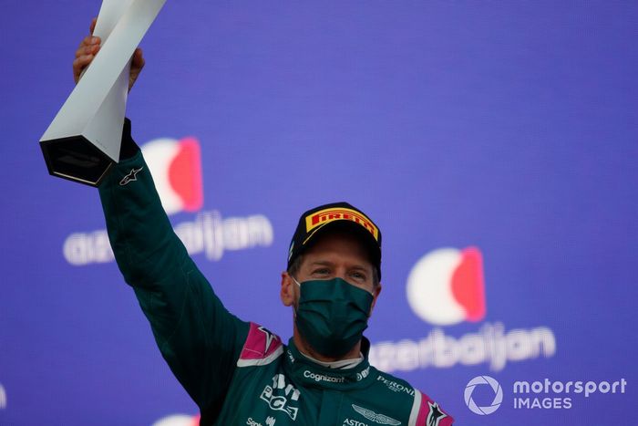 Podio: segundo lugar Sebastian Vettel, Aston Martin