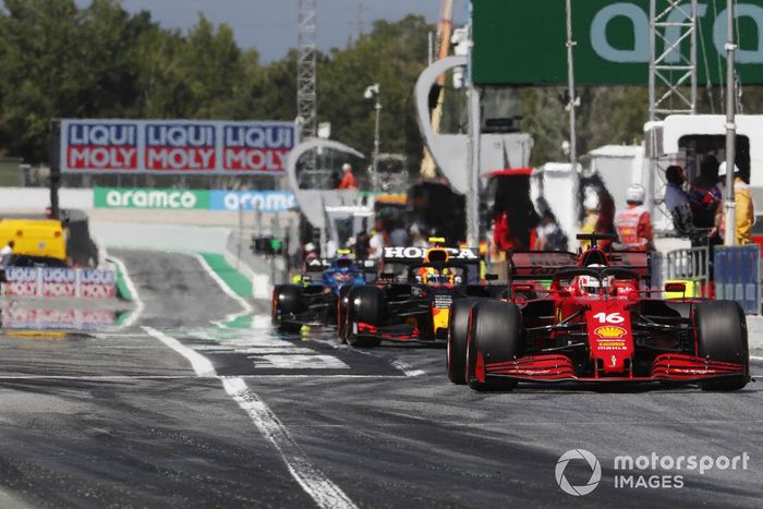 Charles Leclerc, Ferrari SF21, Sergio Perez, Red Bull Racing RB16B