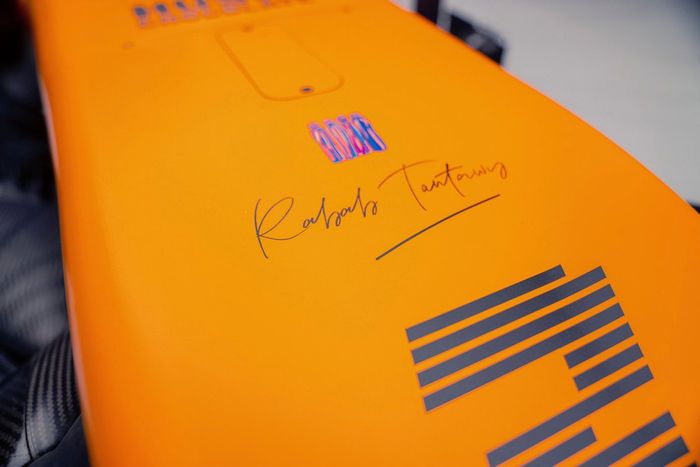 Rabab Tantawy, diseñadora de la decoración del McLaren MCL35M para Abu Dhabi