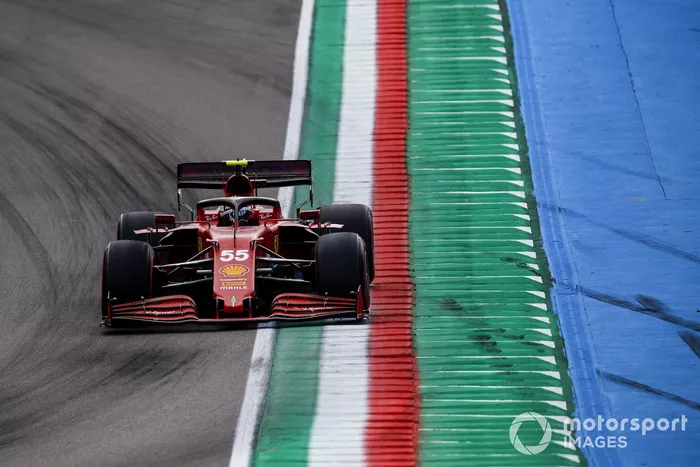 Carlos Sainz Jr., Ferrari SF21