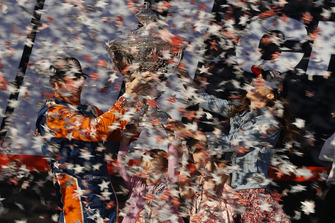 Scott Dixon, Chip Ganassi Racing Honda fête son titre avec sa femme Emma et ses filles Poppy et Tilly