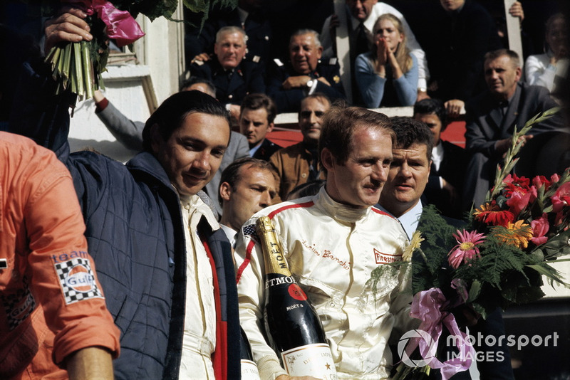 Ganadores de la carrera #9 Ford GT40: Pedro Rodríguez, Lucien Bianchi