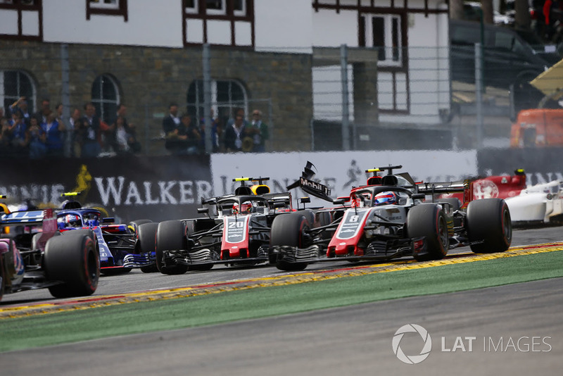 Ромен Грожан, Haas F1 Team VF-18, та Кевін Магнуссен, Haas F1 Team VF-18
