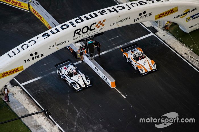 Tom Kristensen, del Equipo Nórdico, contra Sebastian Vettel, del equipo alemán, en el Radical SR3 RSX