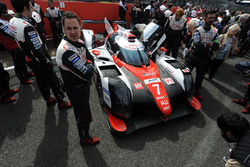 #7 Toyota Gazoo Racing Toyota TS050 Hybrid: Mike Conway, Kamui Kobayashi, José María López