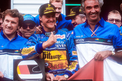 Dünya Şampiyonu Michael Schumacher, Benetton team, Tom Walkinshaw ve Flavio Briatore