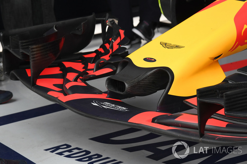 Red Bull Racing RB13 front wing and nose detail