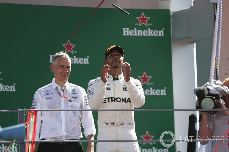 Podium: race winner Lewis Hamilton, Mercedes AMG F1