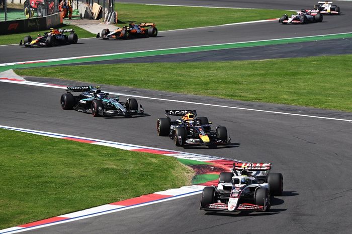 Max Verstappen, Red Bull Racing, George Russell, Mercedes, Andrea Kimi Antonelli, Mercedes, Oliver Bearman, Haas F1 Team