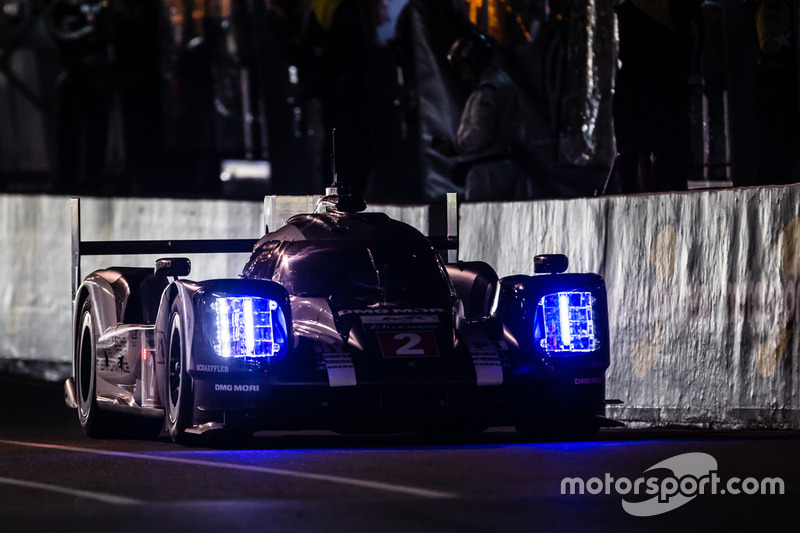 #2 Porsche Team Porsche 919 Hybrid: Romain Dumas, Neel Jani, Marc Lieb