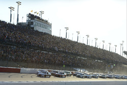Start: Kevin Harvick, Stewart-Haas Racing, Chevrolet, führt