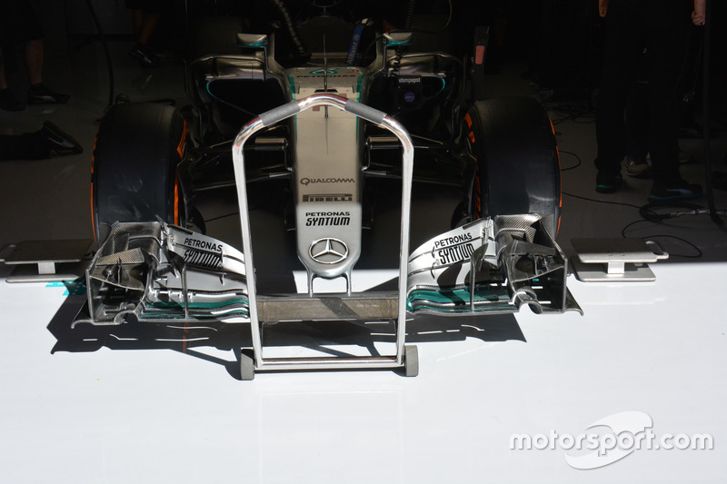 Détails de l'aileron avant de la Mercedes AMG F1 W07