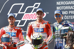 Подиум: второе место - Андреа Довициозо, Ducati Team, победитель гонки - Андреа Янноне, Ducati Team,