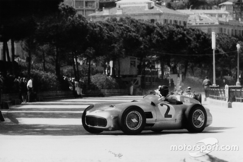 1955: Mercedes W196 R