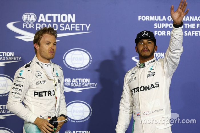 Ganador de la pole Lewis Hamilton, Mercedes AMG F1 Team, segundo lugar Nico Rosberg, Mercedes AMG F1 Team