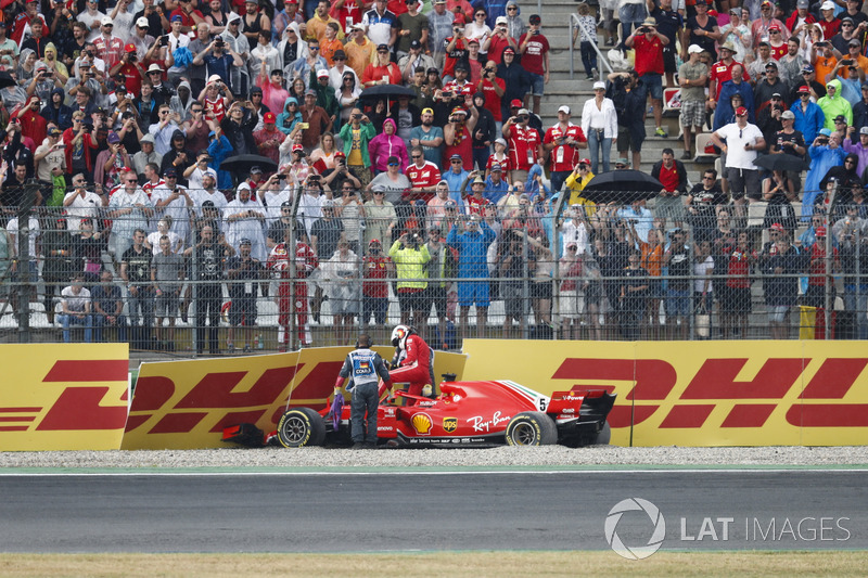 Себастьян Феттель, Ferrari SF71H, розбиває машину
