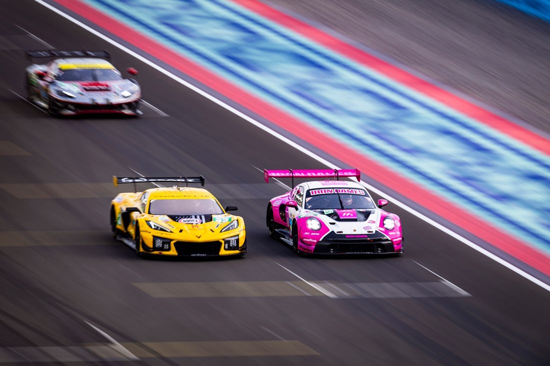 #85 Iron Dames Porsche 911 Gt3 R LMGT3: Celia Martin, Rahel Frey, Michelle Gatting