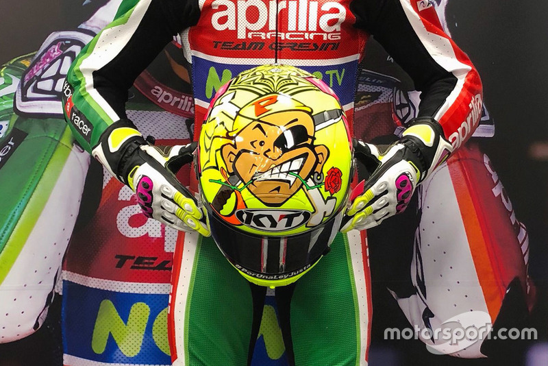Helm Aleix Espargaro, Aprilia Racing Team Gresini, dengan gambar kartun Marco Pantani