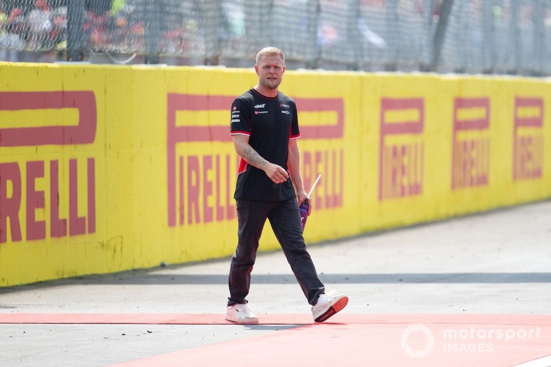 Kevin Magnussen, Haas F1 Team, durante el desfile de pilotos 