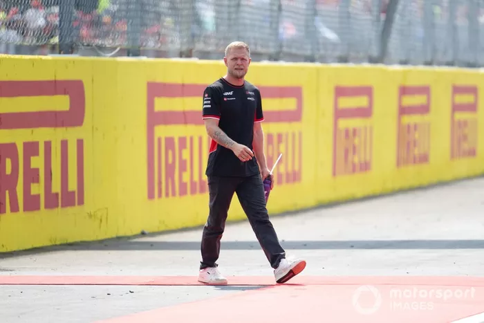 Kevin Magnussen, Haas F1 Team, durante el desfile de pilotos