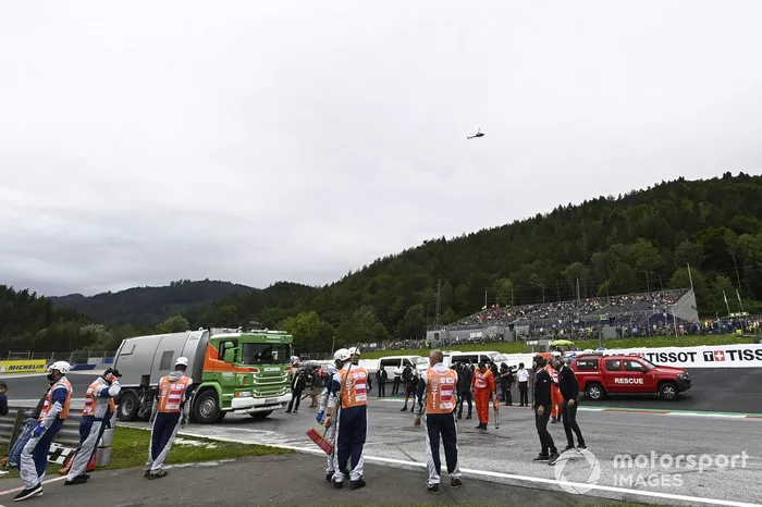 Crash at turn 2