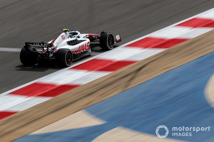 Mick Schumacher, Haas VF-22