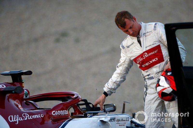Kimi Raikkonen, Alfa Romeo Racing C38, dopo lo stop in pista