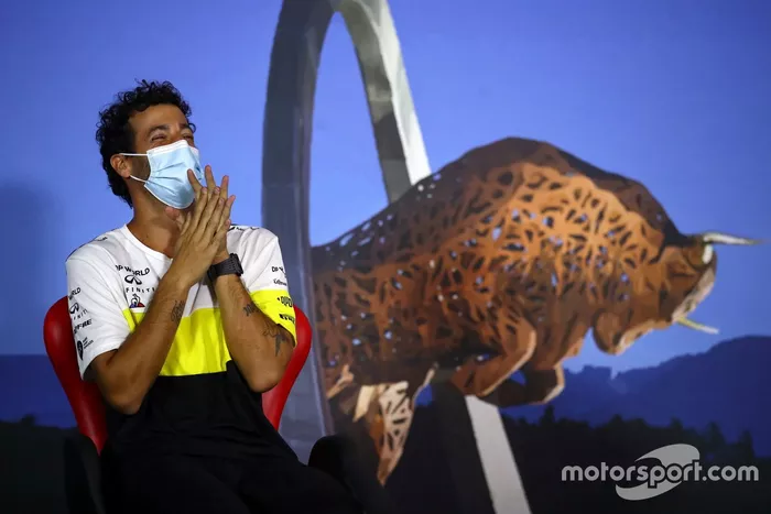 Daniel Ricciardo, Renault F1 en la conferencia de prensa