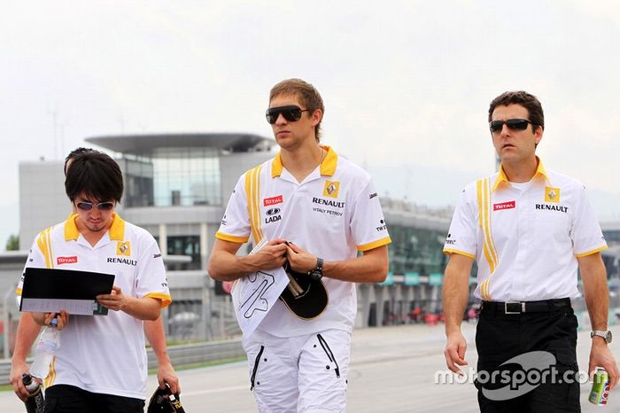 Vitaly Petrov, Renault R30