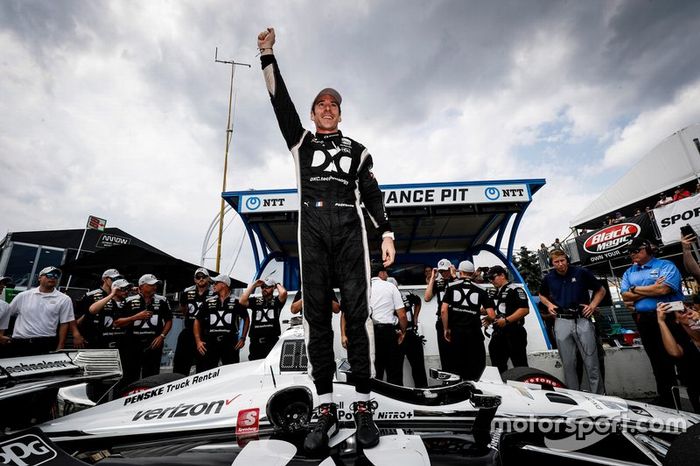 Ganador de la pole Simon Pagenaud, Team Penske Chevrolet