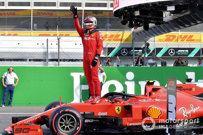 Pole Sitter Charles Leclerc, Ferrari festeggia al Parc Ferme 