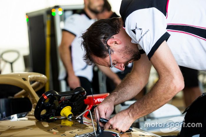 DS Techeetah team at work