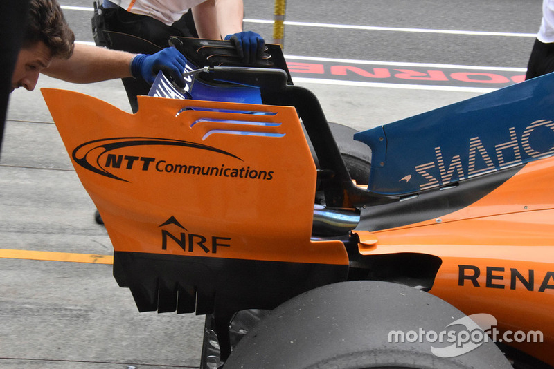McLaren MCL33 rear wing detail