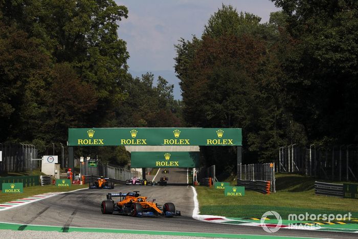 Carlos Sainz Jr., McLaren MCL35, Lando Norris, McLaren MCL35