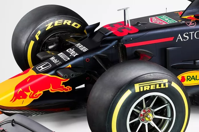 Red Bull, 2020 F1 aracı RB16'yı tanıttı!
