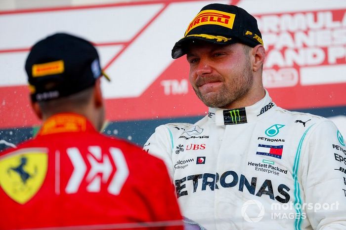 Podio: segundo lugar Sebastian Vettel, Ferrari, ganador Valtteri Bottas, Mercedes AMG F1