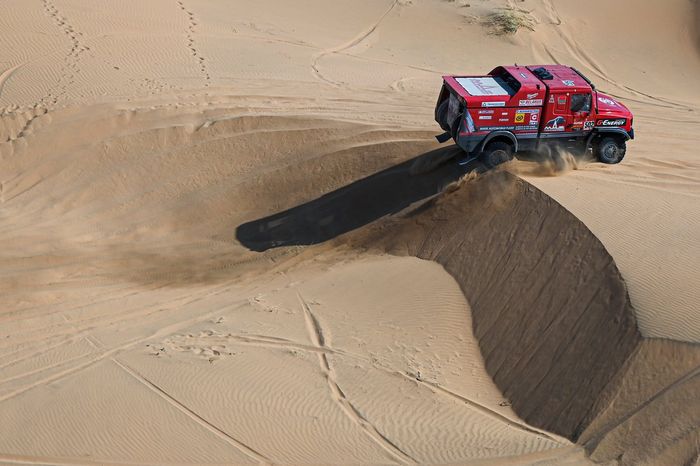 #502 MAZ-Sportauto: Siarhei Viazovich, Pavel Haranin, Anton Zaparoshchanka