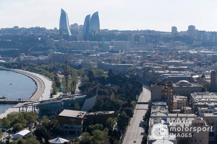 Lando Norris, McLaren MCL34, Carlos Sainz Jr., McLaren MCL34