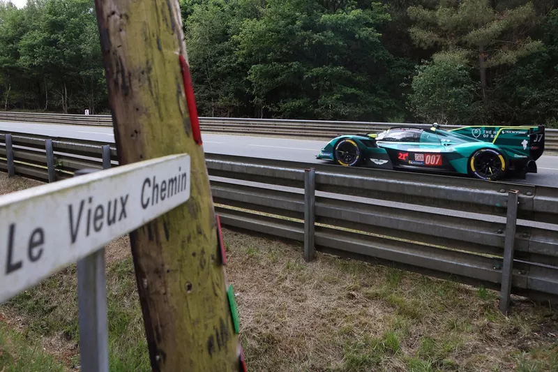 #007 Aston Martin Thor Team Aston Martin Valkyrie: Harry Tincknell, Tom Gamble, Ross Gunn