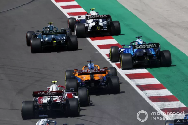 Pierre Gasly, AlphaTauri AT02, Sebastian Vettel, Aston Martin AMR21, George Russell, Williams FW43B, Daniel Ricciardo, McLaren MCL35M, e Antonio Giovinazzi, Alfa Romeo Racing C41