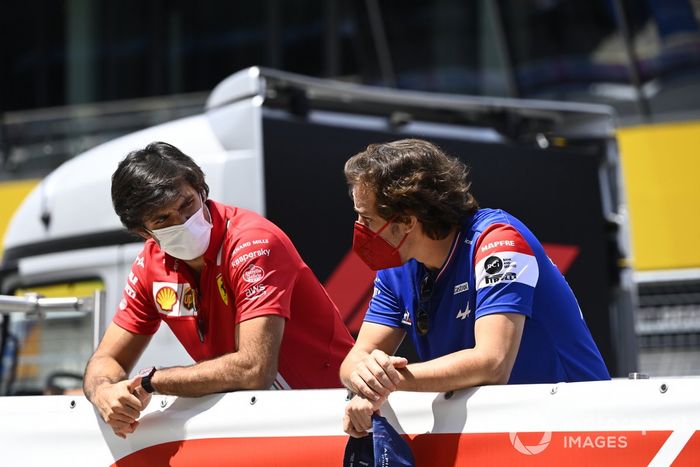 Carlos Sainz Jr., Ferrari, Fernando Alonso, Alpine F1, en el desfile de pilotos