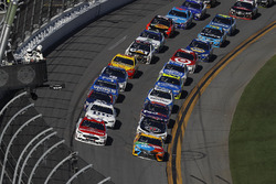 Ryan Blaney, Wood Brothers Racing Ford, Kyle Busch, Joe Gibbs Racing Toyota
