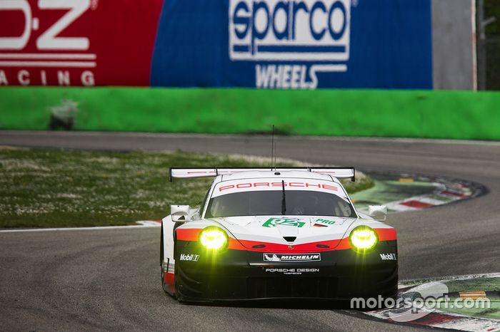 #92 Porsche Team Porsche 911 RSR: Michael Christensen, Kevin Estre